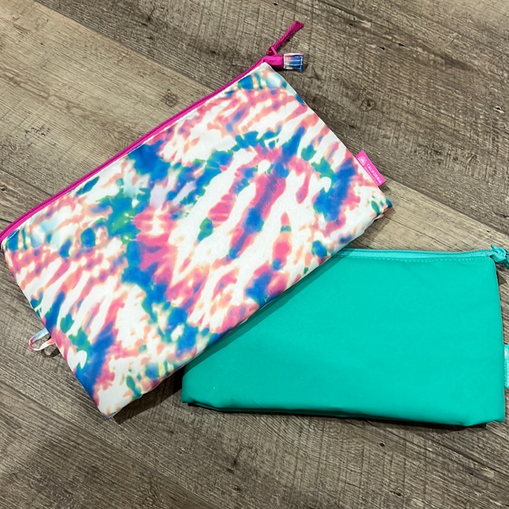 California Innovations makeup bag set